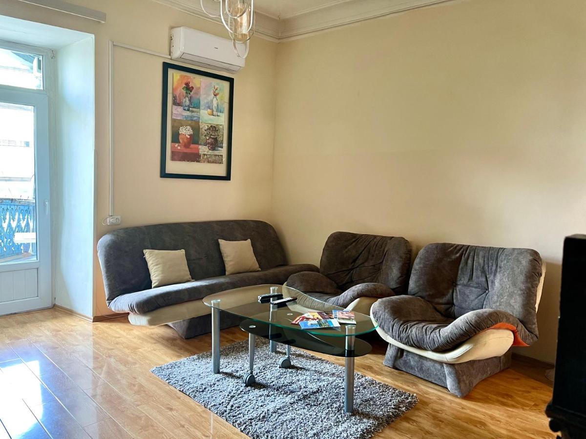 Apartment In Old Tbilisi Orbeliani Square Екстер'єр фото